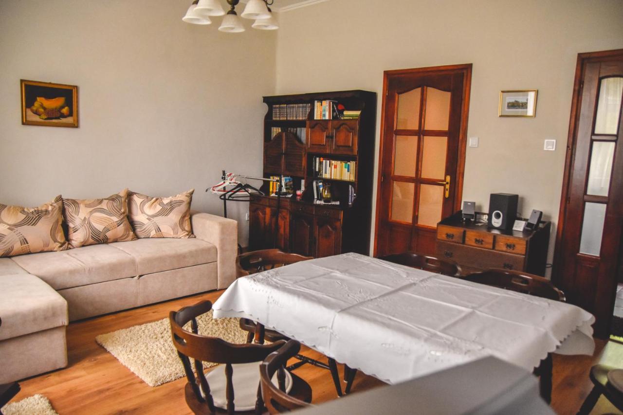 Dobay Apartman Jula Exterior foto