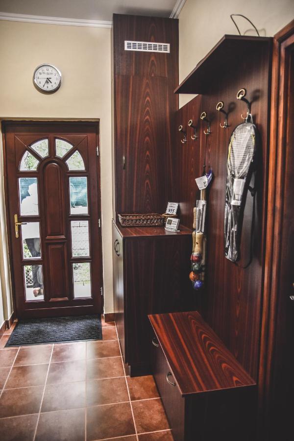 Dobay Apartman Jula Exterior foto