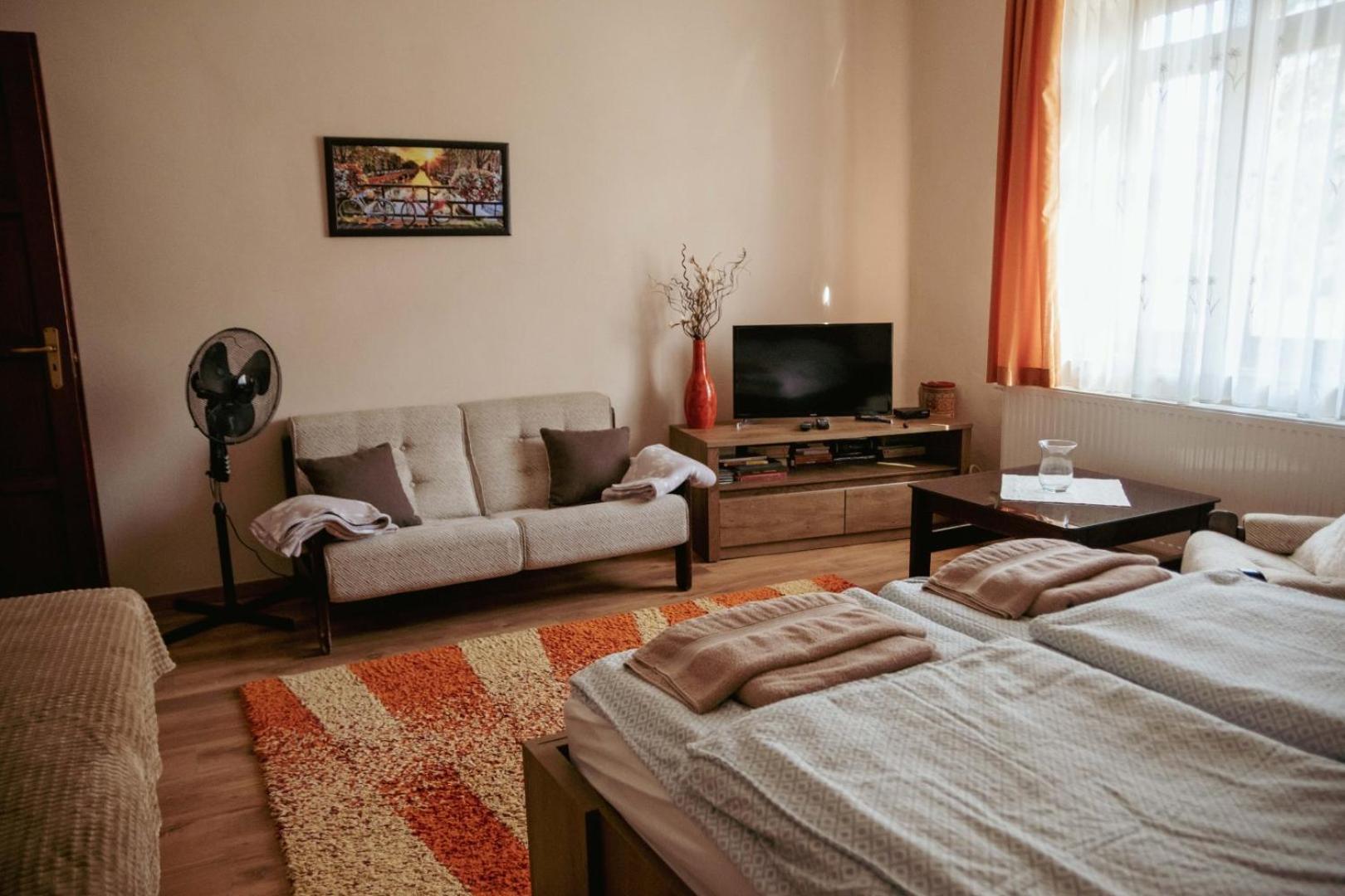 Dobay Apartman Jula Exterior foto
