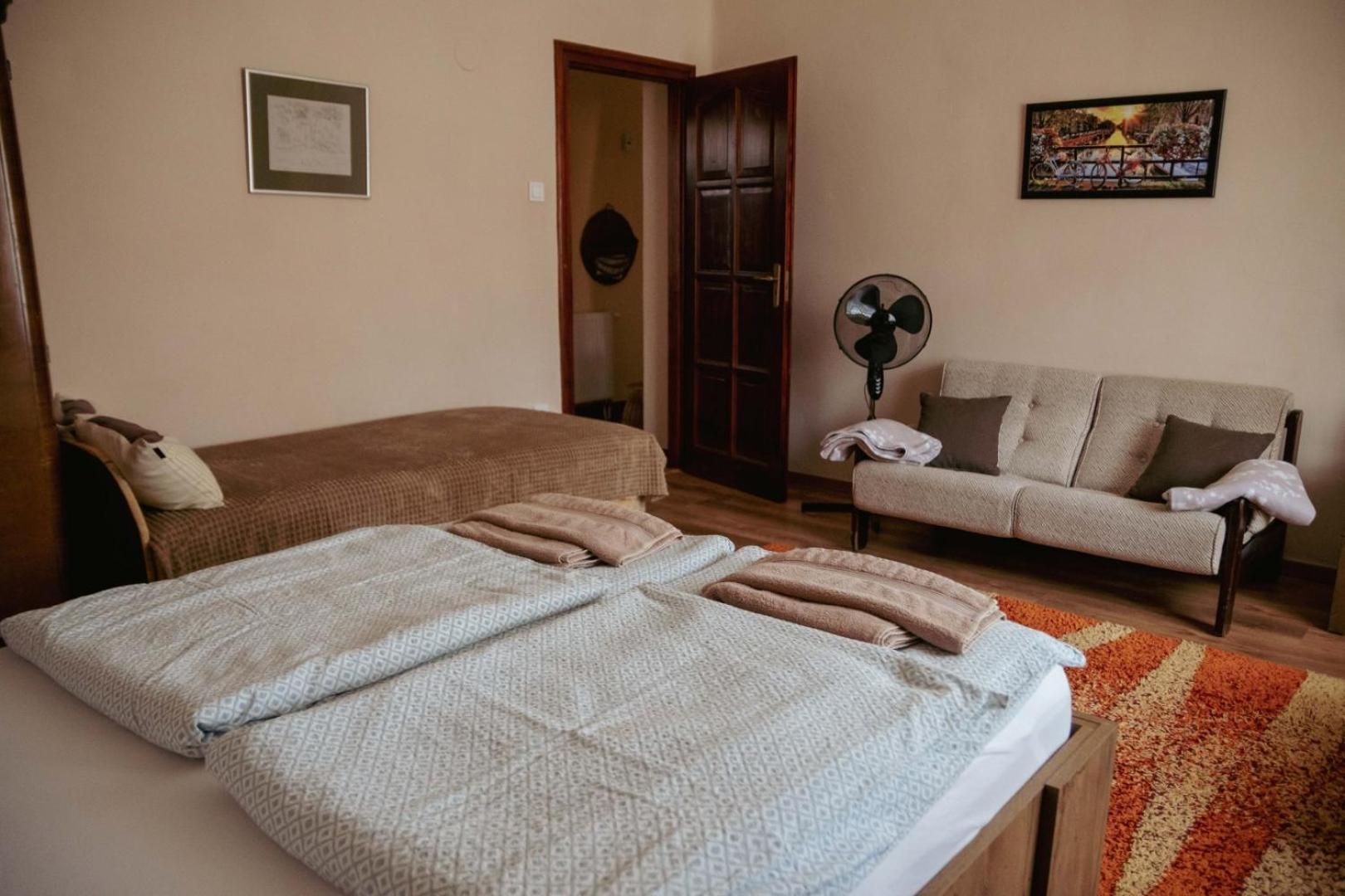 Dobay Apartman Jula Exterior foto