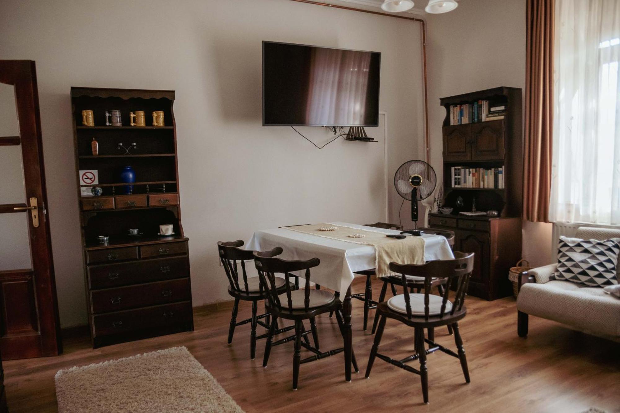 Dobay Apartman Jula Exterior foto